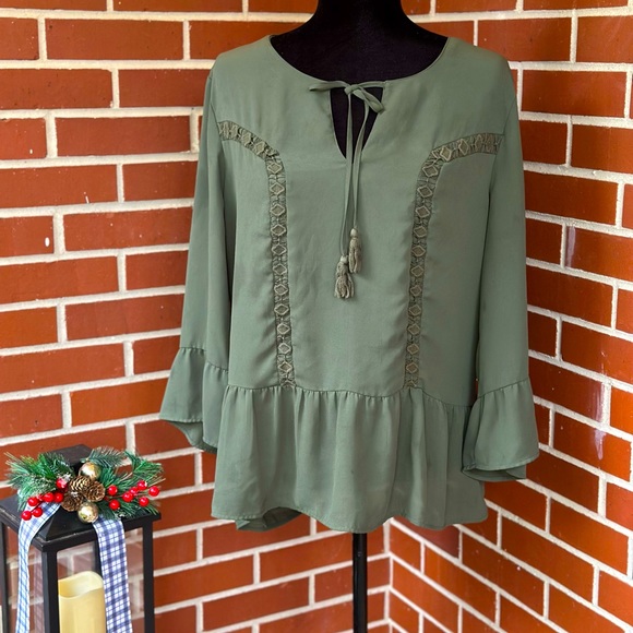 Hunter Green Boat Neck, 3/4 length bell sleeve Peplum Blouse with embroidery - Picture 2 of 6